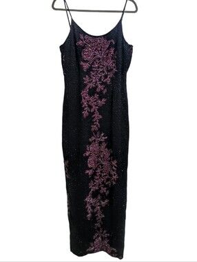 stenay beaded dress Rarely available! This black beaded dress by Stenay is a beautifully  embellished dress with sparkling hand sewn beads, demonstrating truly  skilled workmanship. A vintage designer label, primarily active in the  1980s and